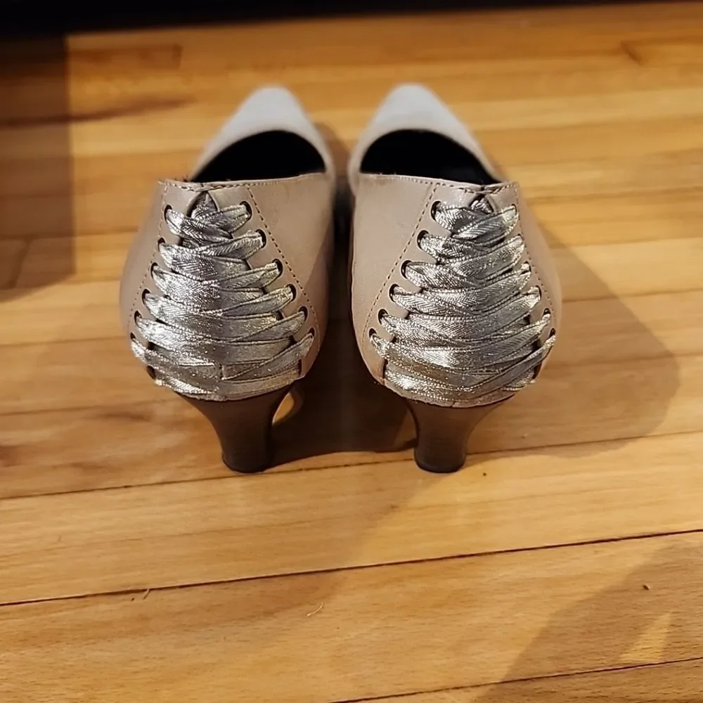 Naturalizer Falcone Alabaster Leather Women's Pumps Beige 7 Narrow